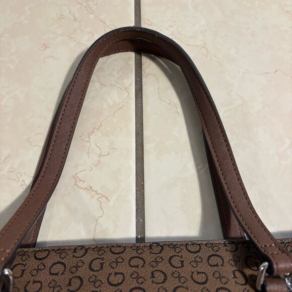 Guess Cocoa Brown Monogram Tote Bag With Double Handles & Zipper With Tote Charm - Picture 5 of 13
